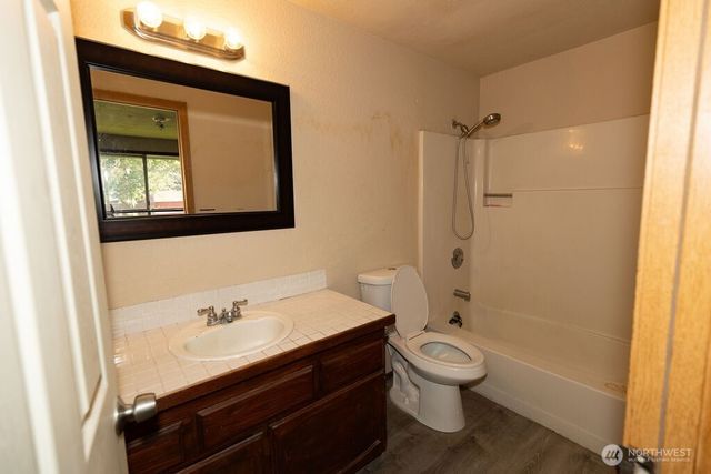 10210 C Street E, Tacoma, WA 88445