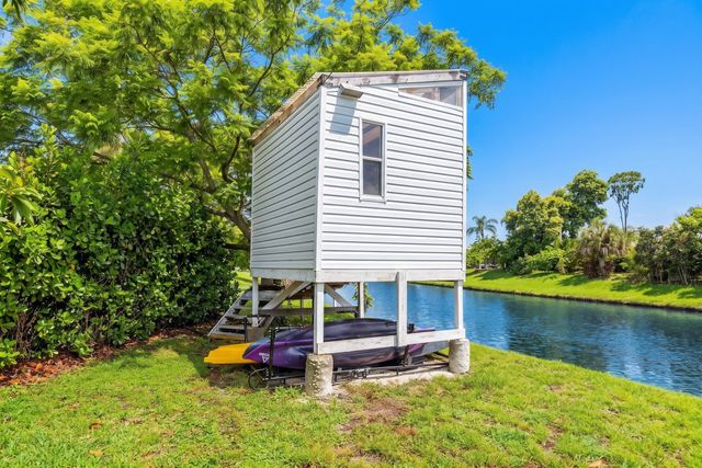301 SW Buzby Court, Port St. Lucie, Port St Lucie, FL 34953
