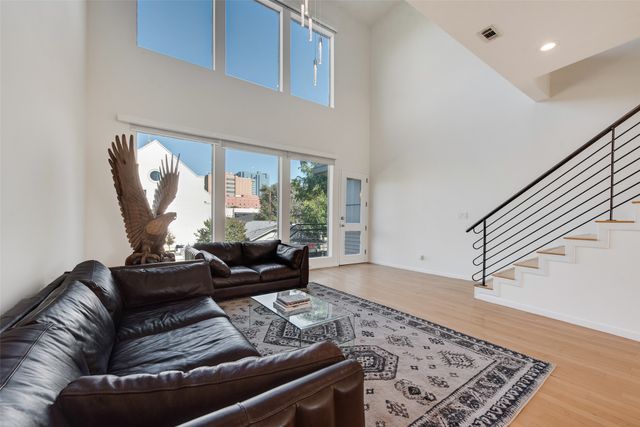 959 W Bluff Street 105, Fort Worth, TX 76102