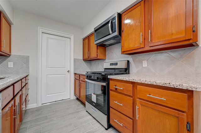17114 Folsom Drive, Houston, TX 77049