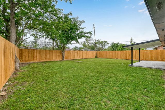17114 Folsom Drive, Houston, TX 77049