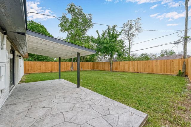 17114 Folsom Drive, Houston, TX 77049