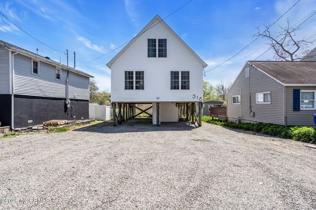 318 Elizabeth Avenue, Toms River, NJ 08753