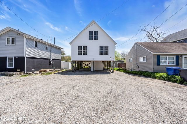 318 Elizabeth Avenue, Toms River, NJ 08753