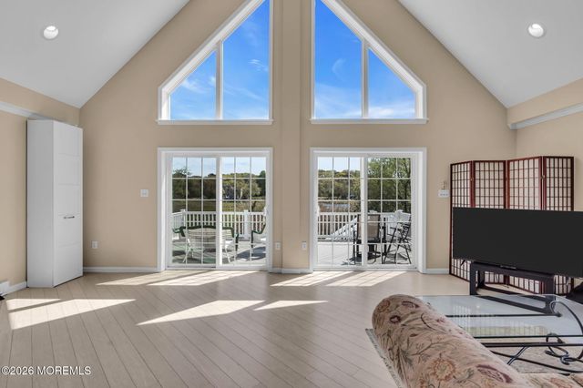 318 Elizabeth Avenue, Toms River, NJ 08753