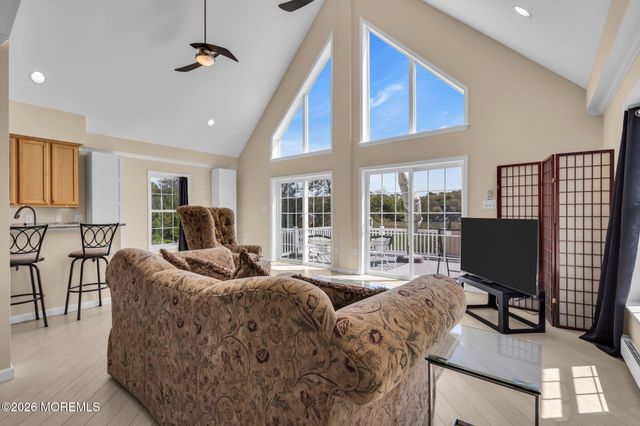 318 Elizabeth Avenue, Toms River, NJ 08753