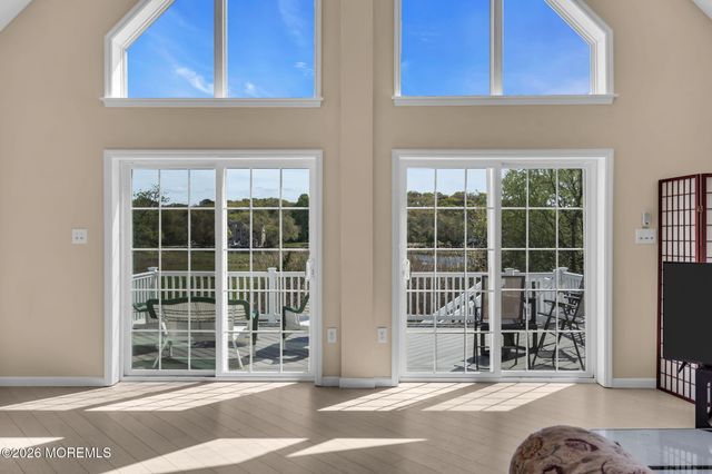 318 Elizabeth Avenue, Toms River, NJ 08753