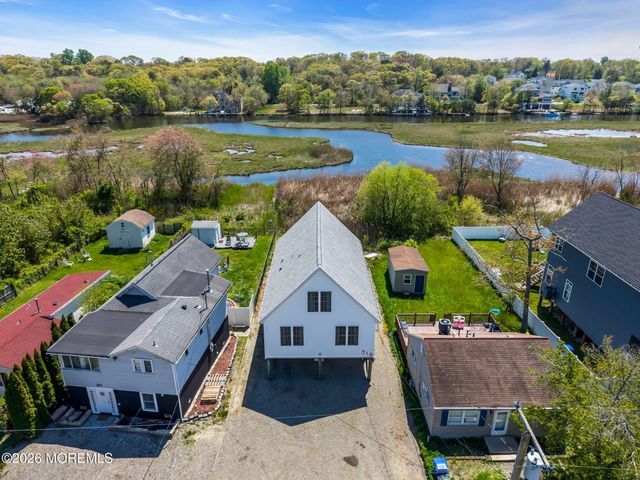 318 Elizabeth Avenue, Toms River, NJ 08753