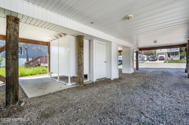 318 Elizabeth Avenue, Toms River, NJ 08753