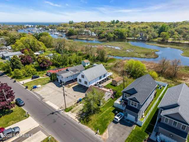 318 Elizabeth Avenue, Toms River, NJ 08753