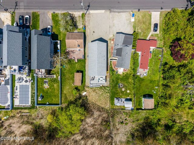 318 Elizabeth Avenue, Toms River, NJ 08753