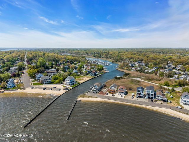 318 Elizabeth Avenue, Toms River, NJ 08753