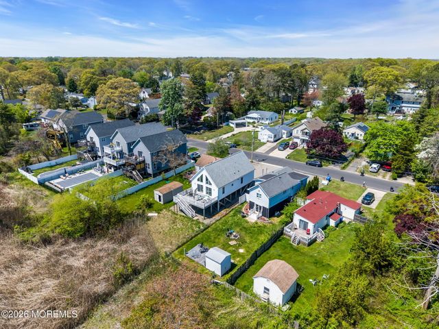 318 Elizabeth Avenue, Toms River, NJ 08753