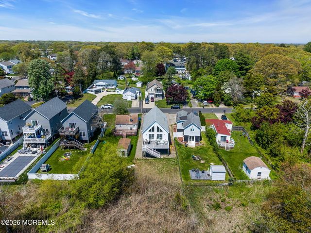 318 Elizabeth Avenue, Toms River, NJ 08753