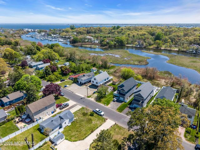 318 Elizabeth Avenue, Toms River, NJ 08753