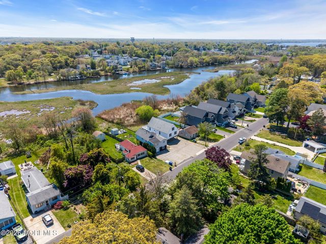 318 Elizabeth Avenue, Toms River, NJ 08753