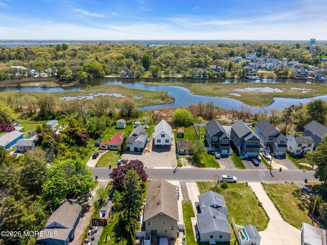 318 Elizabeth Avenue, Toms River, NJ 08753