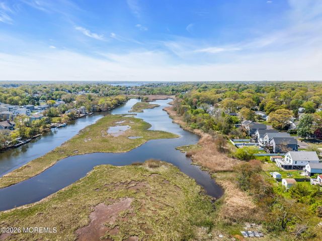 318 Elizabeth Avenue, Toms River, NJ 08753