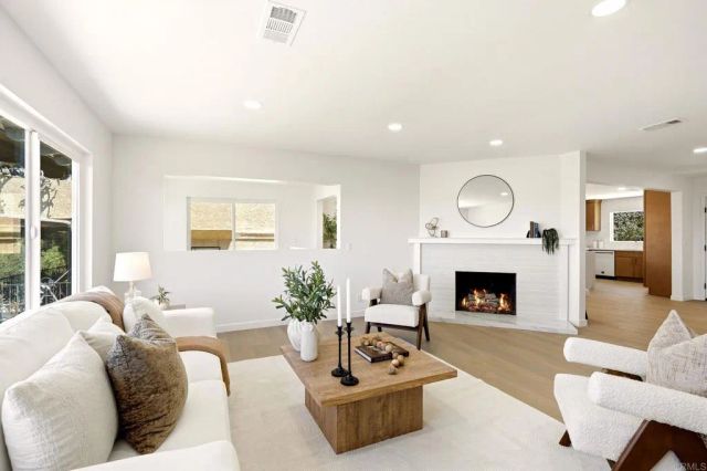 1024 Circle Drive, Escondido, CA 92025