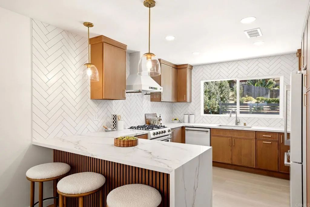 1024 Circle Drive, Escondido, CA 92025