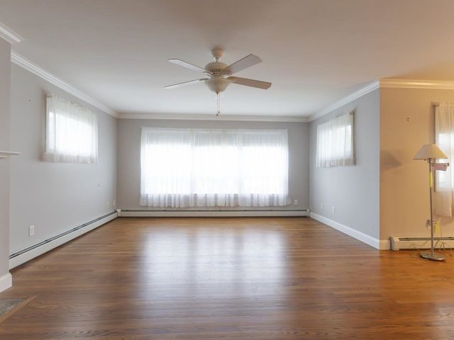 42 Suburban Square, South Burlington, VT 05403