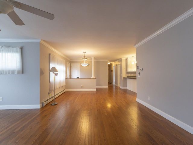 42 Suburban Square, South Burlington, VT 05403