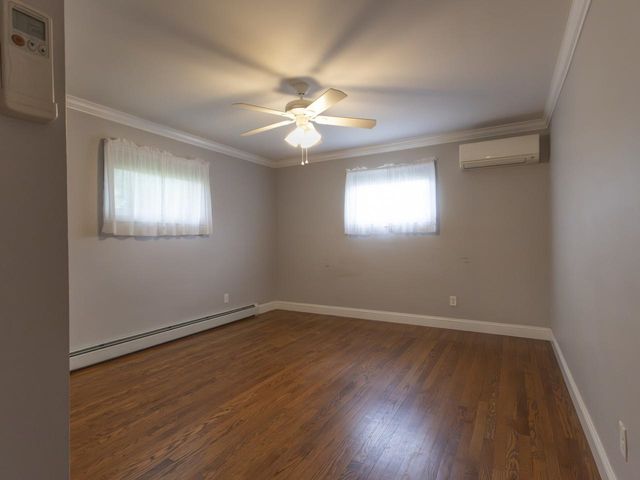 42 Suburban Square, South Burlington, VT 05403