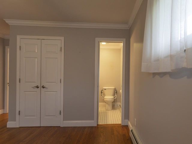 42 Suburban Square, South Burlington, VT 05403