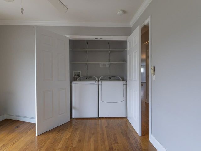 42 Suburban Square, South Burlington, VT 05403