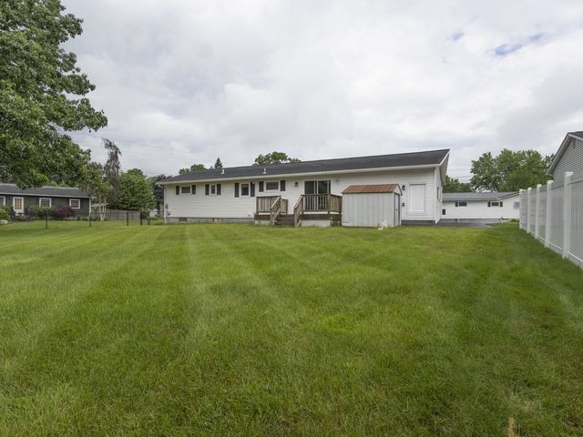 42 Suburban Square, South Burlington, VT 05403
