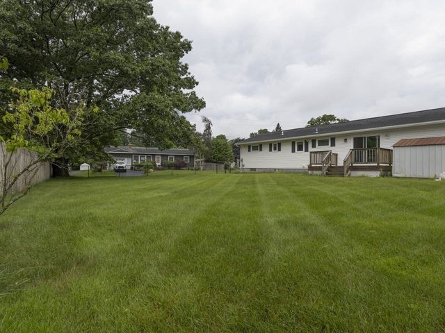 42 Suburban Square, South Burlington, VT 05403