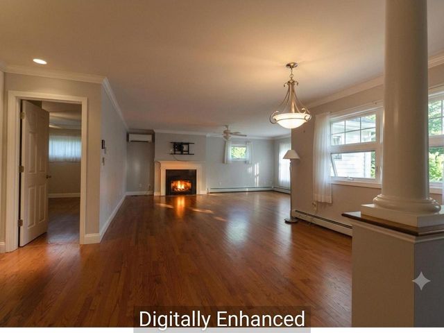42 Suburban Square, South Burlington, VT 05403
