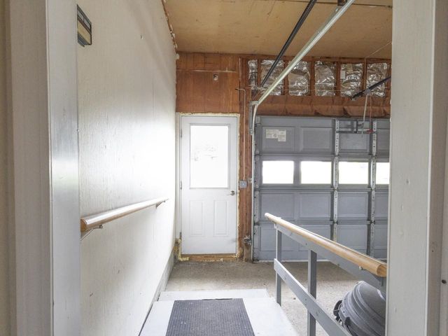 42 Suburban Square, South Burlington, VT 05403