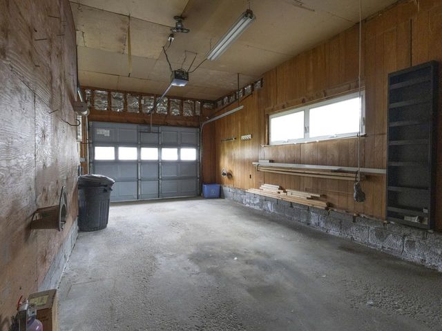 42 Suburban Square, South Burlington, VT 05403