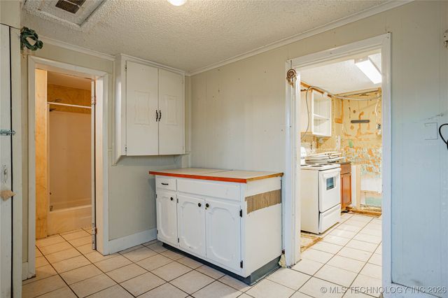 4743 E 6th Street, Tulsa, OK 74112