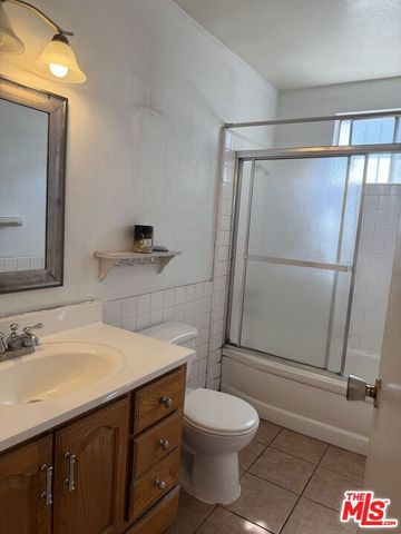 2660 Newell Street, Los Angeles, CA 90039