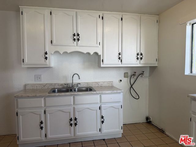 2660 Newell Street, Los Angeles, CA 90039