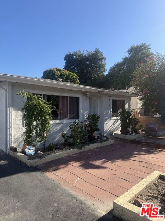 2660 Newell Street, Los Angeles, CA 90039