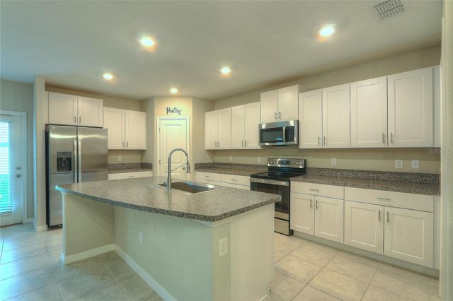 7217 RONNIE GARDENS COURT, Tampa, FL 33619