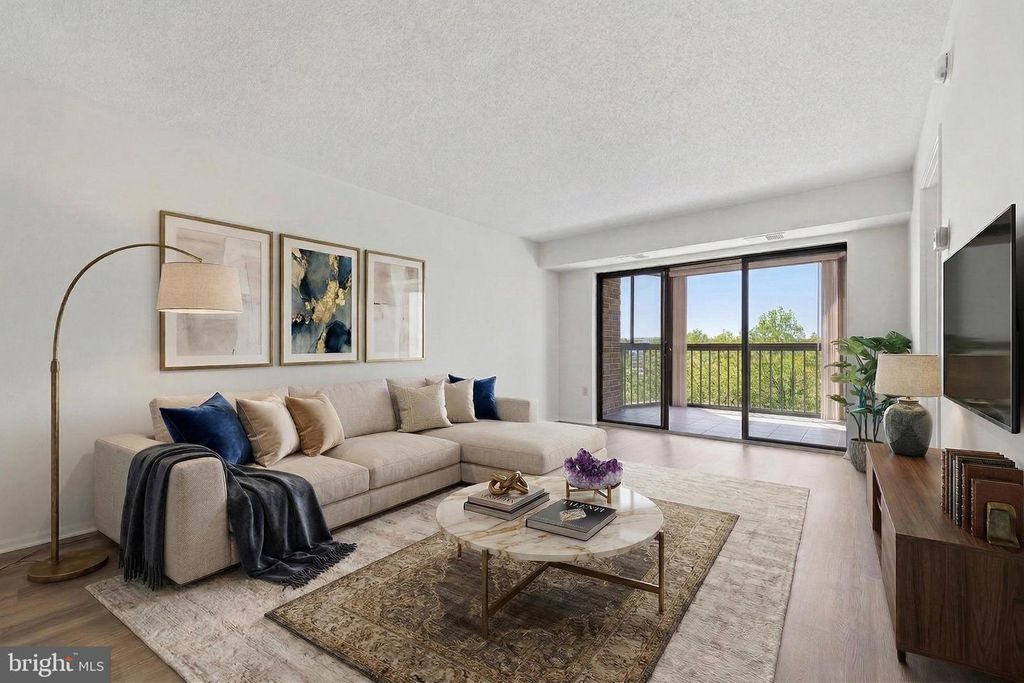 Image 1 of property listing at 15107 INTERLACHEN DR #2-1006, Silver Spring, MD 20906