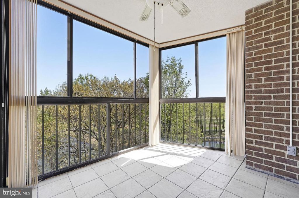 Image 12 of property listing at 15107 INTERLACHEN DR #2-1006, Silver Spring, MD 20906