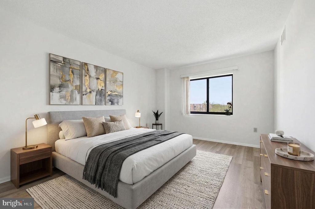 Image 19 of property listing at 15107 INTERLACHEN DR #2-1006, Silver Spring, MD 20906