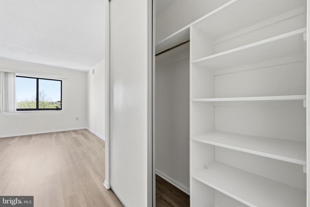 Image 22 of property listing at 15107 INTERLACHEN DR #2-1006, Silver Spring, MD 20906