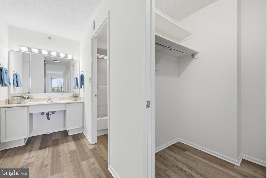 Image 23 of property listing at 15107 INTERLACHEN DR #2-1006, Silver Spring, MD 20906