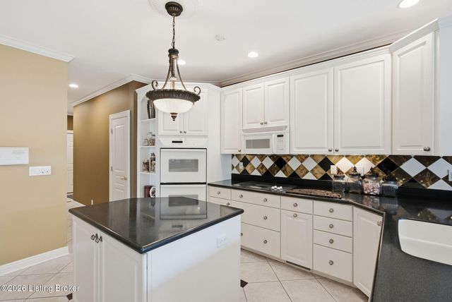 2615 Alia Cir, Louisville, KY 40222