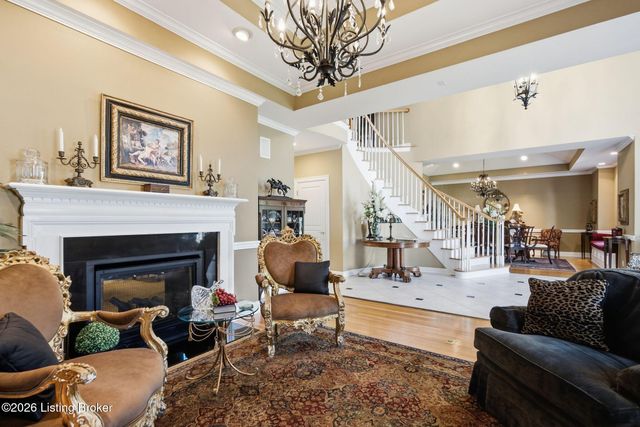 2615 Alia Cir, Louisville, KY 40222