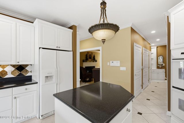 2615 Alia Cir, Louisville, KY 40222