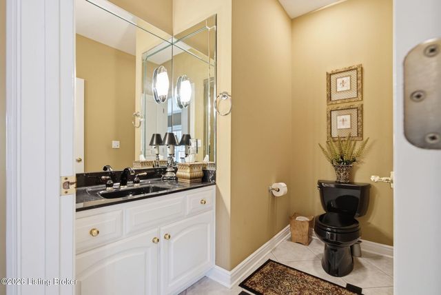 2615 Alia Cir, Louisville, KY 40222