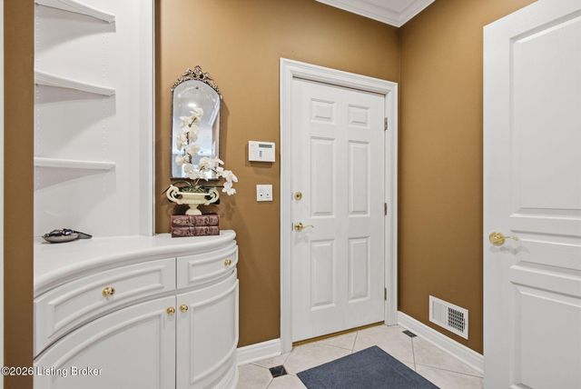 2615 Alia Cir, Louisville, KY 40222