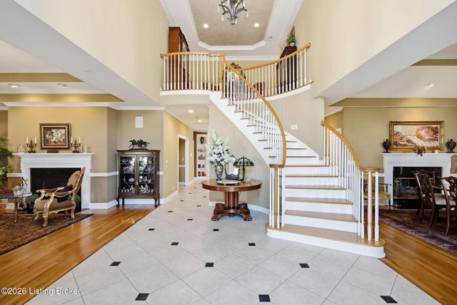 2615 Alia Cir, Louisville, KY 40222